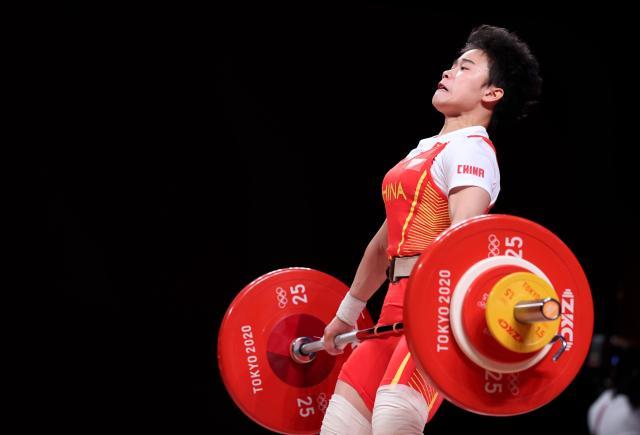 od体育官网-湖南名将侯志慧举起第二金：“留守儿童”的绝地反击