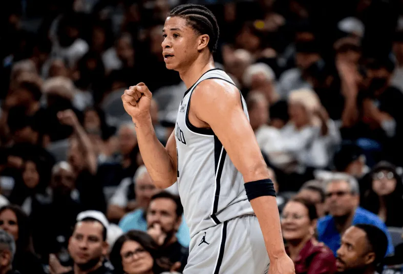 od体育app-生涯之夜！卡布今日三分6中5砍下17分，创生涯单场得分新高